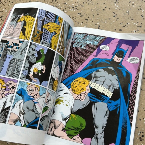 Lego Batman Manuals (5) and 1 DC Batman comic book - Picture 7 of 12